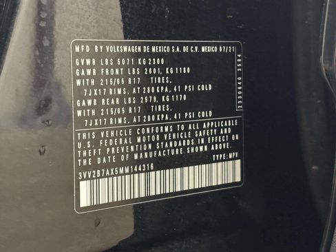 Used 2021 Volkswagen Tiguan SE w/ Panoramic Sunroof Package image 36