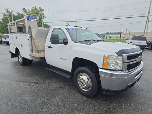 Used 2013 Chevrolet Silverado 3500 W/T RWD image 4