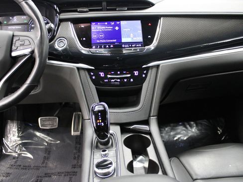 Certified 2024 Cadillac XT6 Sport w/ LPO, Floor Liner Package image 28