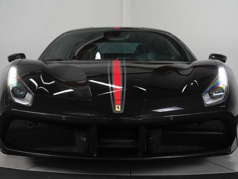 Used 2017 Ferrari 488 GTB RWD image 15