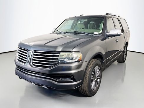 Used 2015 Lincoln Navigator 2WD image 4