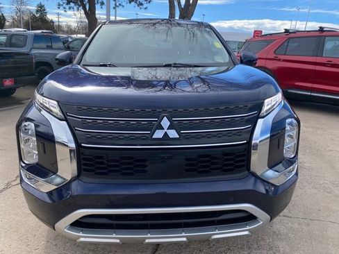 Used 2024 Mitsubishi Outlander SE image 11