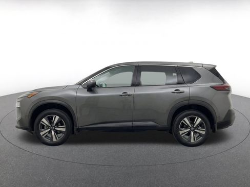 Used 2026 Nissan Rogue SL FWD image 4