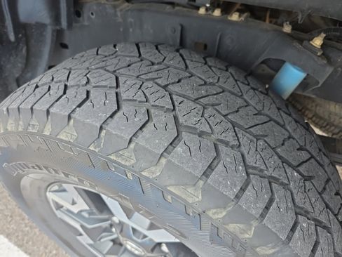 Used 2016 Toyota Tacoma TRD Off-Road image 8