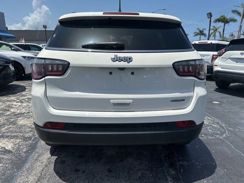 Used 2019 Jeep Compass Latitude FWD image 6