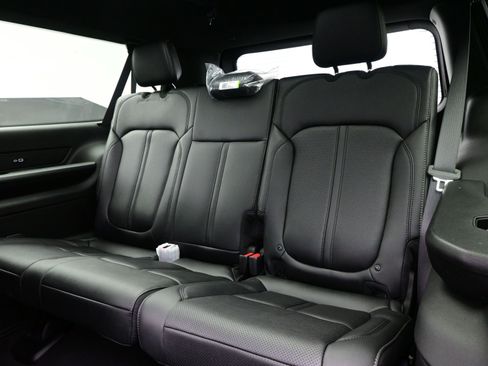 New 2026 Jeep Grand Wagoneer L Limited w/ Premium Group II image 11