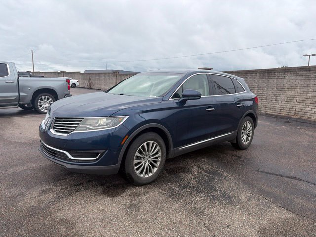 Used 2017 Lincoln MKX Select w/ Enhanced Security Package FWD image 3