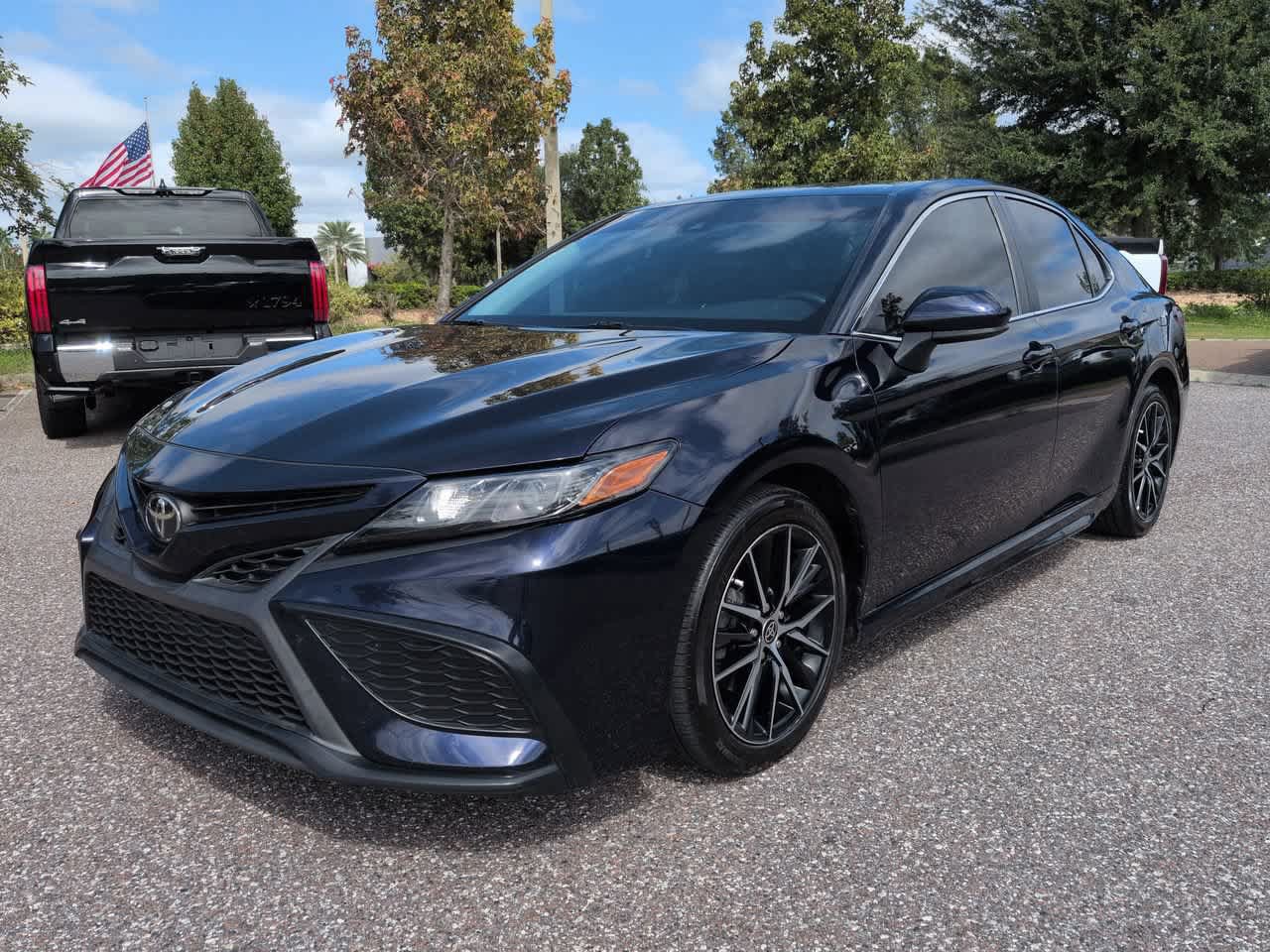 Certified 2021 Toyota Camry SE FWD image 2