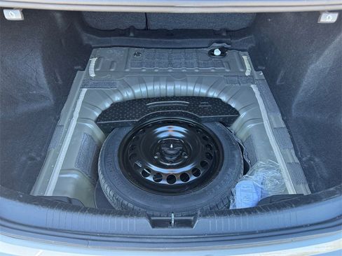 Used 2024 Chevrolet Malibu LT image 16