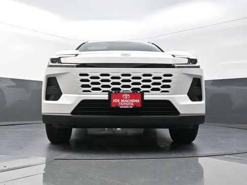 Used 2026 Toyota RAV4 XLE Premium AWD/4WD image 32