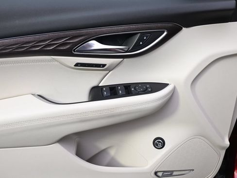 Used 2023 Buick Envision Avenir AWD/4WD image 19