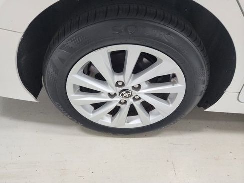 Used 2022 Toyota Camry LE image 33