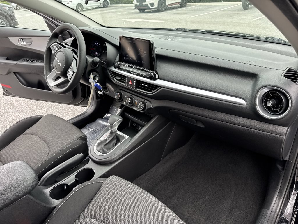 Used 2023 Kia Forte LXS w/ LXS Technology Package FWD image 32