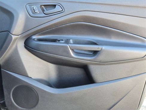 Used 2019 Ford Escape S image 27