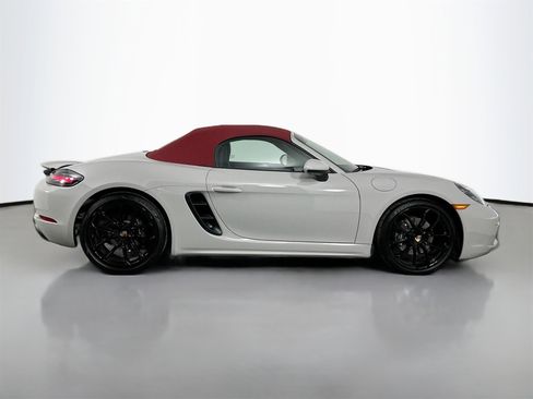 Certified 2024 Porsche 718 Boxster image 8