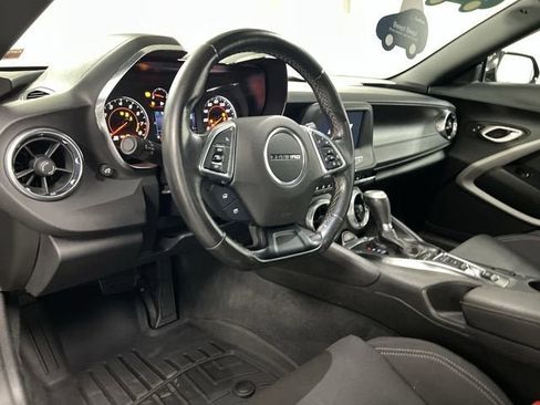 Used 2022 Chevrolet Camaro LT RWD image 10