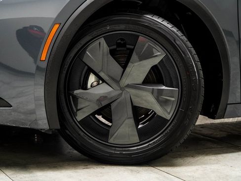 Used 2025 Toyota Prius LE image 3