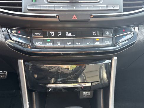 Used 2017 Honda Accord Sport image 22