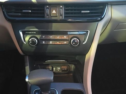 Used 2017 Kia Optima LX image 10