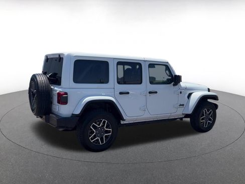 Used 2025 Jeep Wrangler Unlimited Sahara AWD/4WD image 14