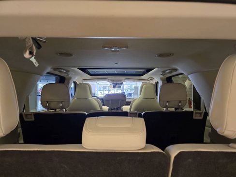 Used 2019 Lincoln Navigator Reserve AWD/4WD image 13