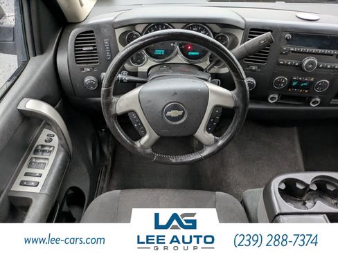 Used 2007 Chevrolet Silverado 1500 LT w/ 1LT Convenience Package AWD/4WD image 12