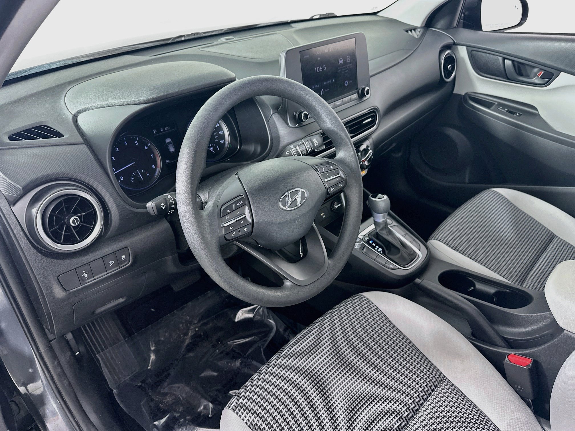 Used 2023 Hyundai Kona SE w/ Cargo Package AWD/4WD image 9