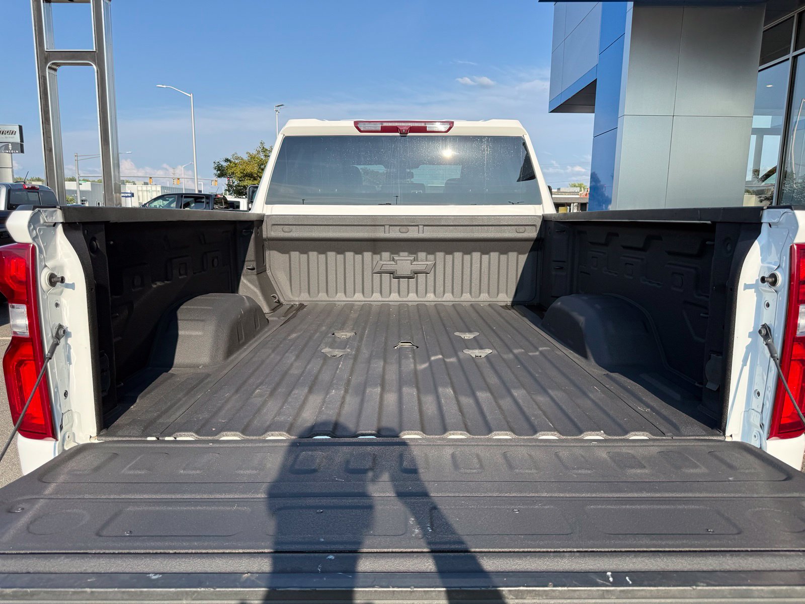 Used 2023 Chevrolet Silverado 2500 LTZ w/ Gooseneck/5TH Wheel Package AWD/4WD image 12