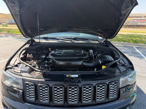 Used 2017 Jeep Grand Cherokee Altitude AWD/4WD image 20