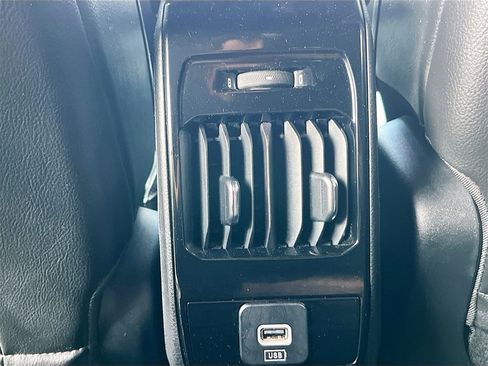 Used 2023 Jeep Compass Latitude image 24