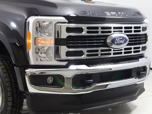 Used 2023 Ford F450 XLT w/ FX4 Off-Road Package image 35