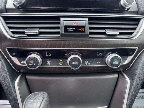 Used 2018 Honda Accord EX image 24