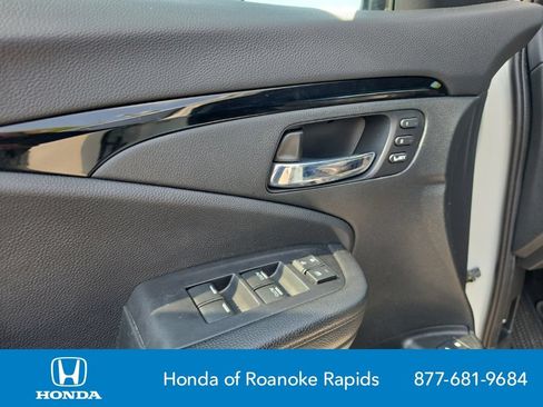 Used 2019 Honda Pilot Touring image 10