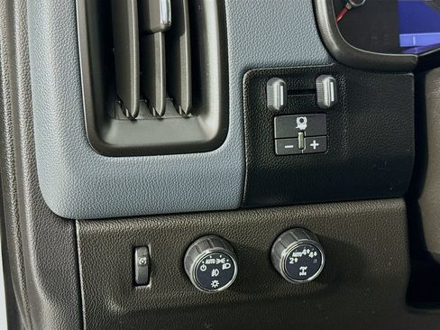 Used 2022 Chevrolet Colorado Z71 AWD/4WD image 10