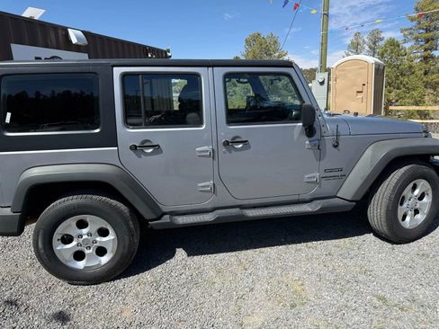 Used 2015 Jeep Wrangler Unlimited Sport image 2