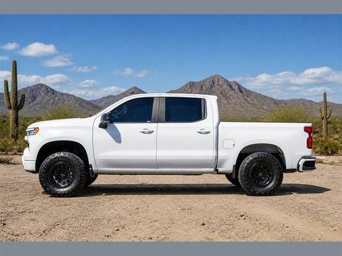 Used 2022 Chevrolet Silverado 1500 RST w/ Convenience Package II AWD/4WD image 4