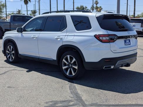 Used 2025 Honda Pilot Elite image 4
