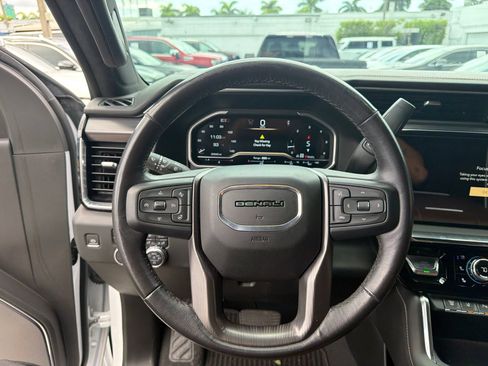 Used 2024 GMC Sierra 2500 Denali Ultimate AWD/4WD image 31