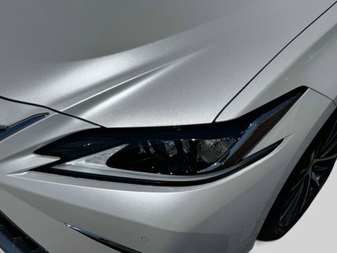 Used 2023 Lexus ES 350 w/ Premium Package FWD image 7