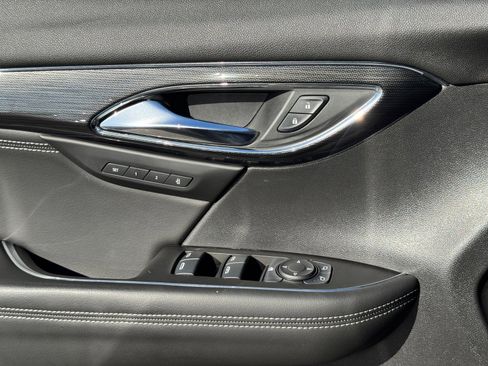 Used 2022 Buick Envision Essence w/ Technology Package II image 18