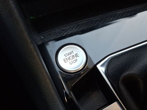 Certified 2023 Volkswagen Taos SE image 22