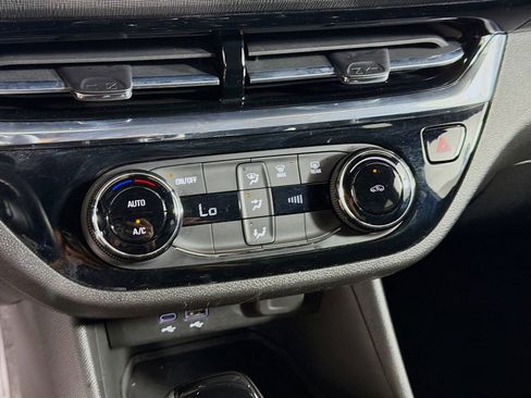 Used 2025 Buick Envista Sport Touring FWD image 23