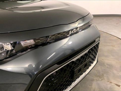 Certified 2025 Kia Soul LX image 28