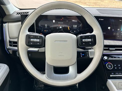 Used 2025 Hyundai Santa Fe Calligraphy image 12