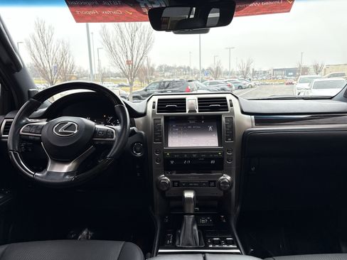 Used 2021 Lexus GX 460 Premium w/ Accessory Package image 19