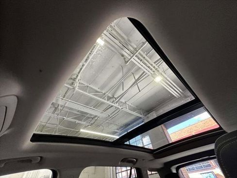 Used 2022 GMC Terrain Denali w/ LPO, 'HIT The Road' Package image 32