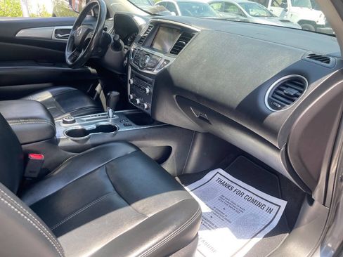 Used 2017 Nissan Pathfinder SL w/ SL Premium Package AWD/4WD image 36