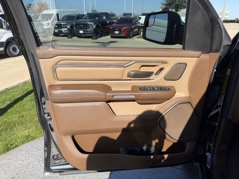 Used 2019 RAM 1500 Limited image 8