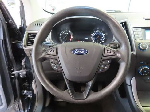 Used 2018 Ford Edge SE FWD image 8