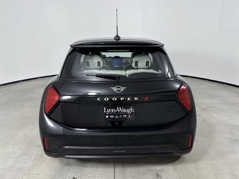 Used 2025 MINI Cooper S image 6